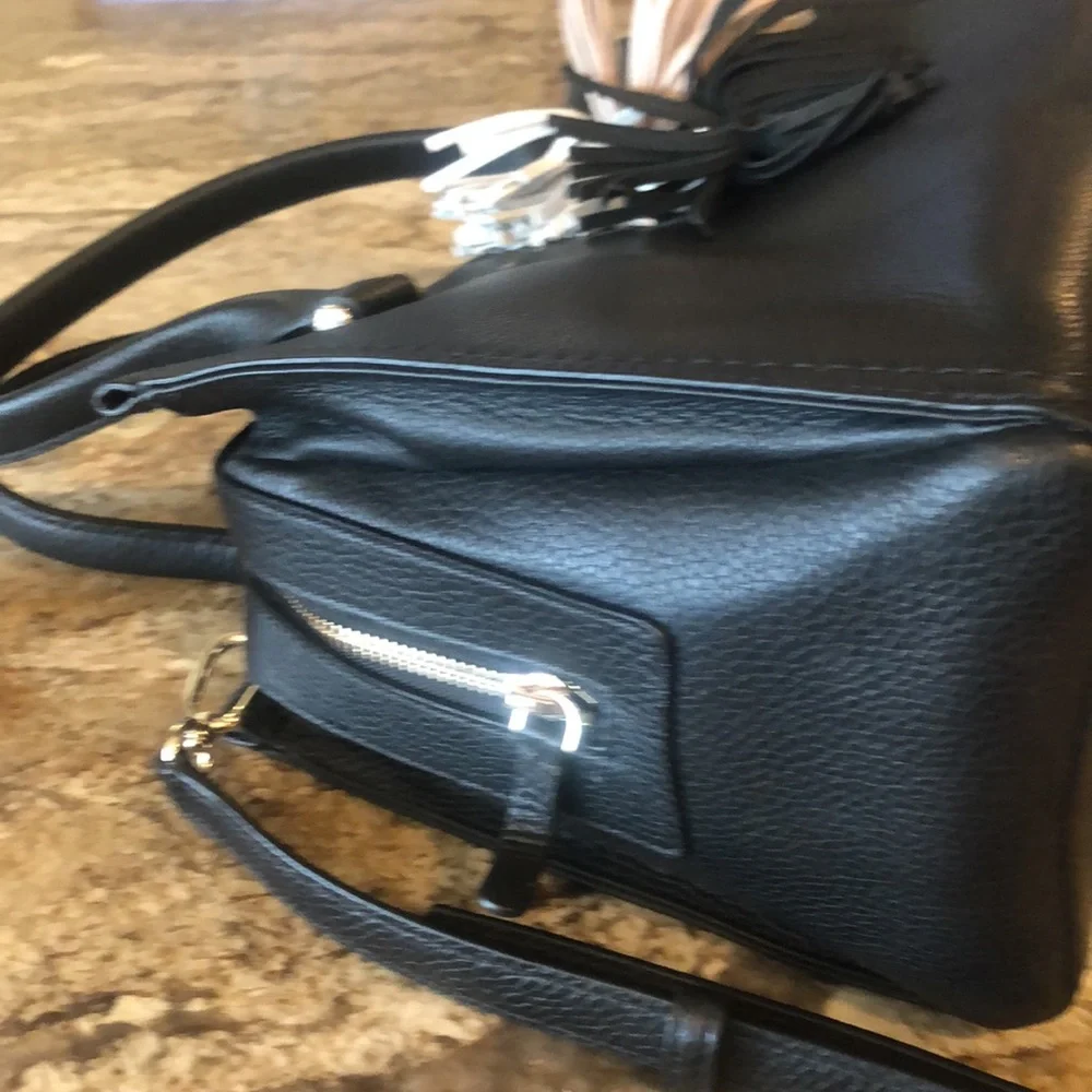 SPOTLESS ♠️ Kate Spade black satchel w/detachable shoulder strap w/lthr poms - Picture 8 of 9